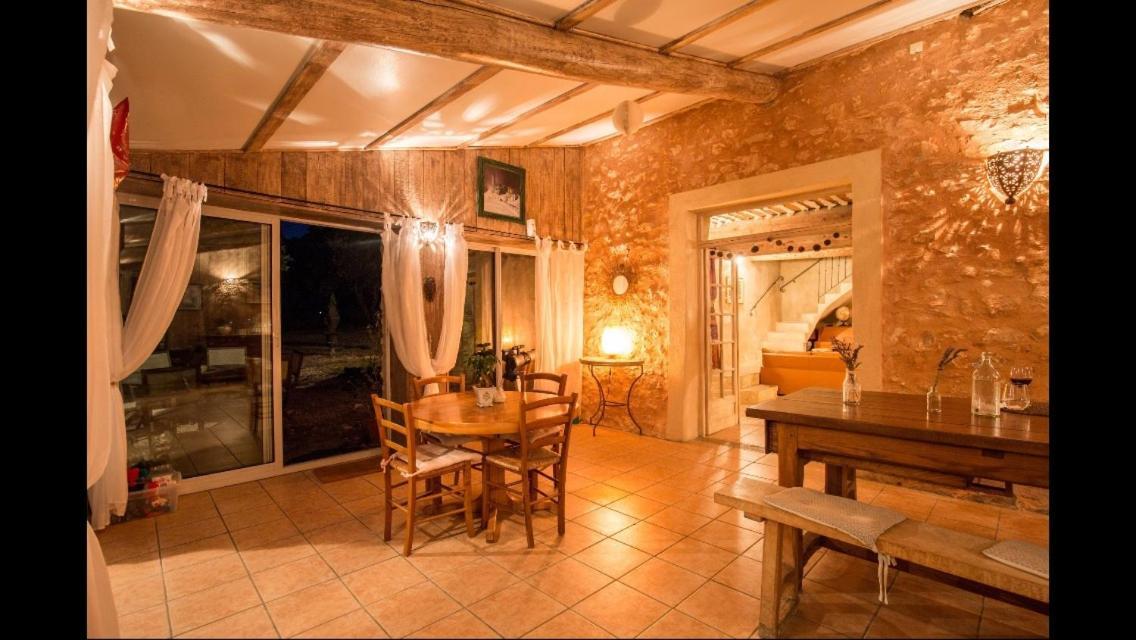 Chambres D'Hotes De La Verrerie Lioux Exteriér fotografie